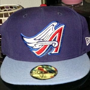 New era size 71/2 Good condition